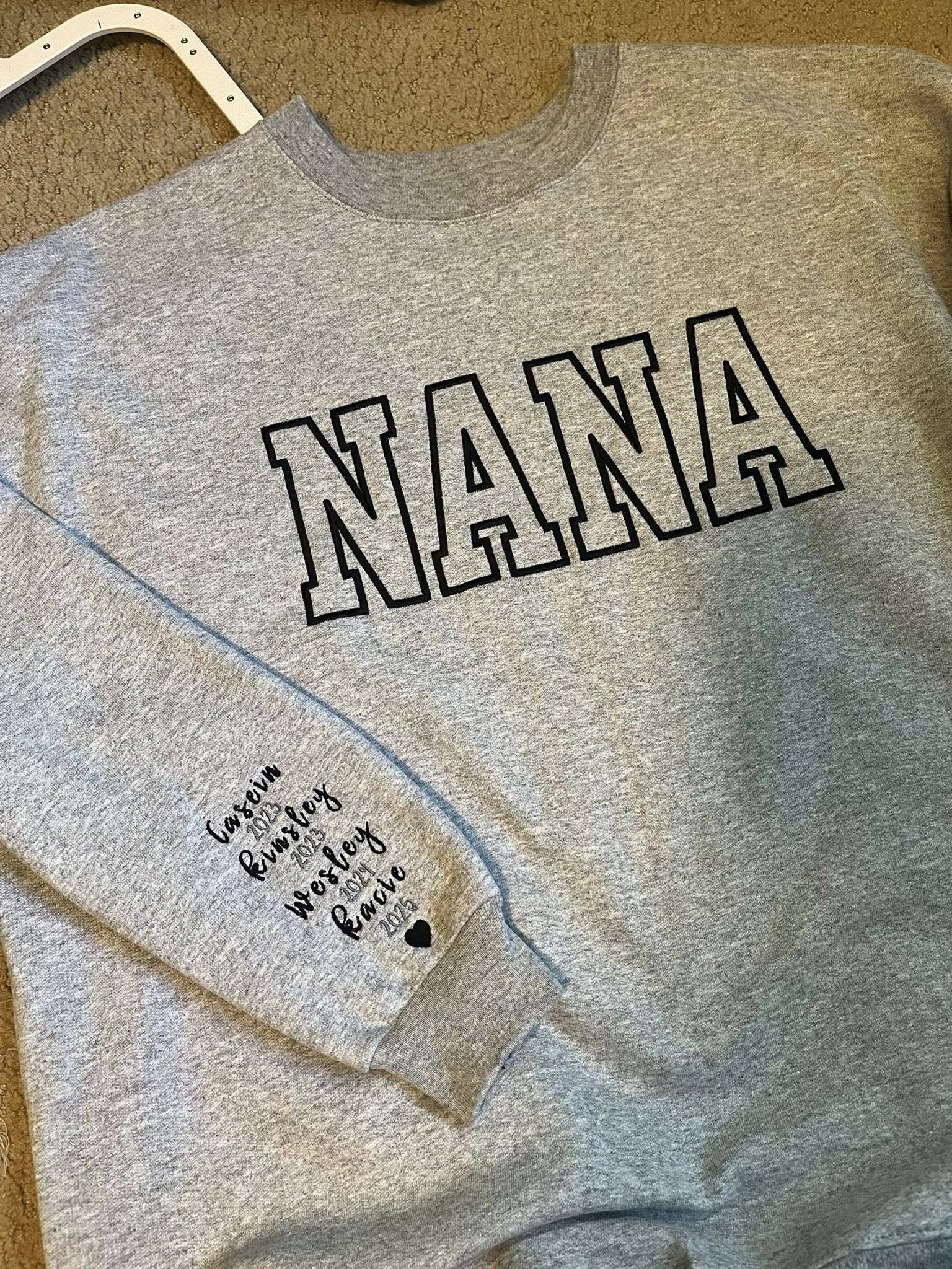 Custom Keepsake MAMA Crewneck 🤍